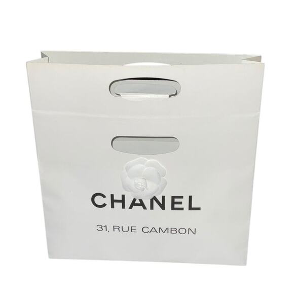 Chanel White Medium Gift bag with Organza Camellia flower - Picture 1 of 13